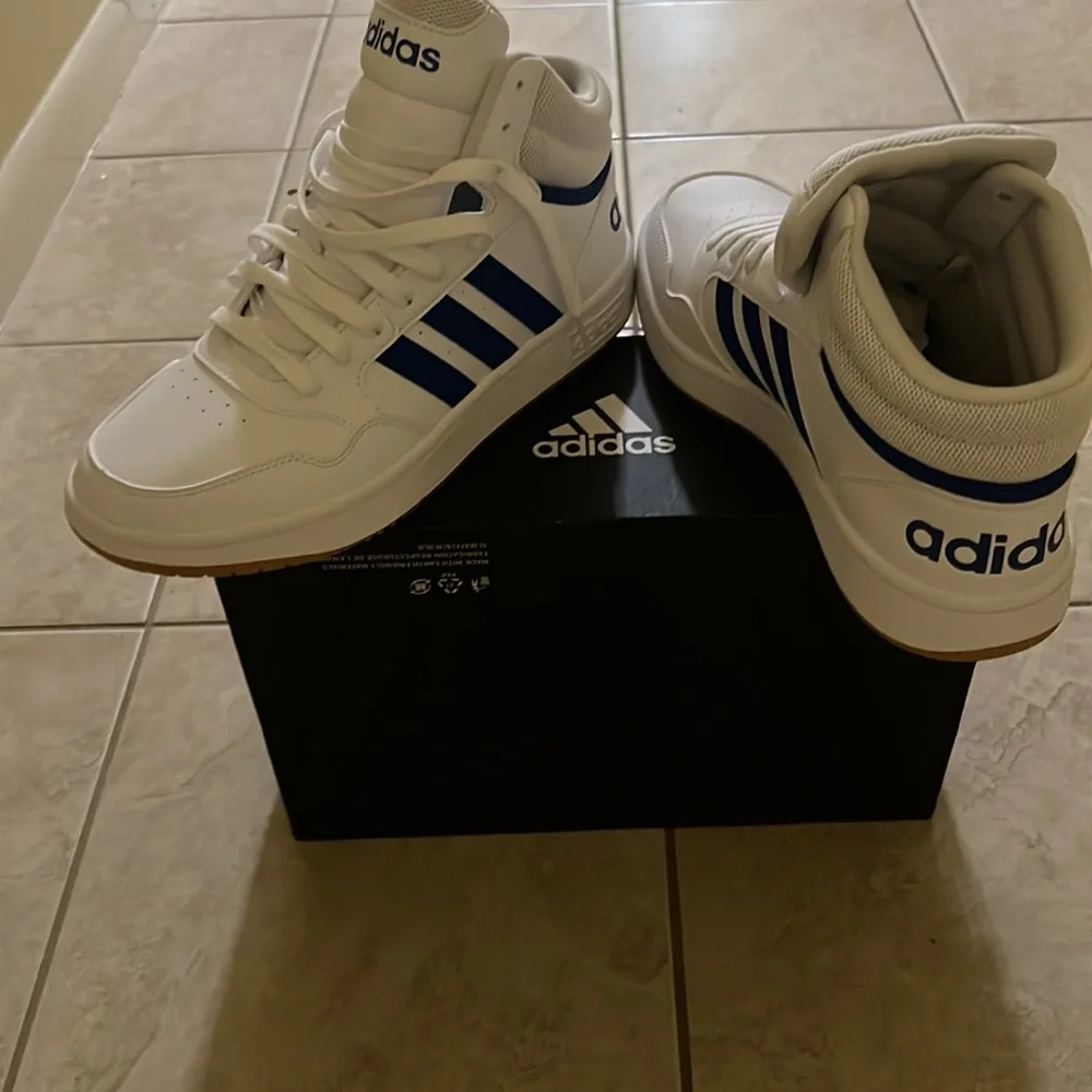 Adidas - Picture 2 of 2